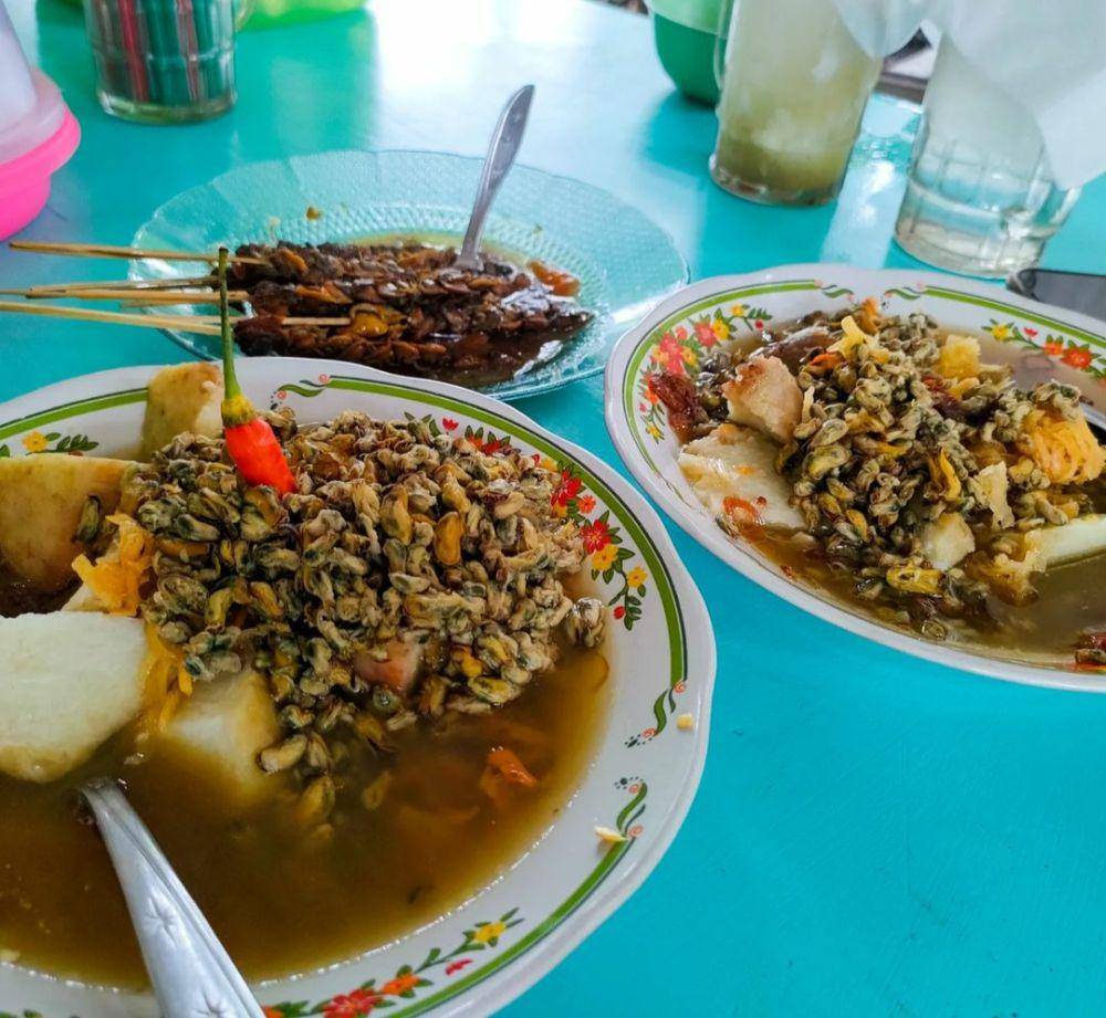 Lontong Kupang Pak Samad (Instagram.com/duniazareal)