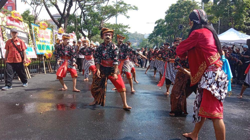 Atraksi jatilan memeriahkan acara perpisahan Ganjar Pranowo. (IDN Times/Fariz Fardianto)