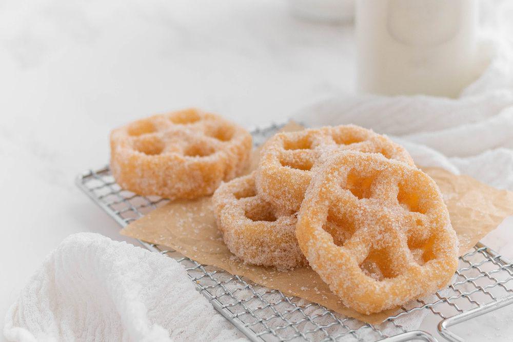 8 Tips Membuat Kue Kembang Goyang, Renyah dan Gak Lengket