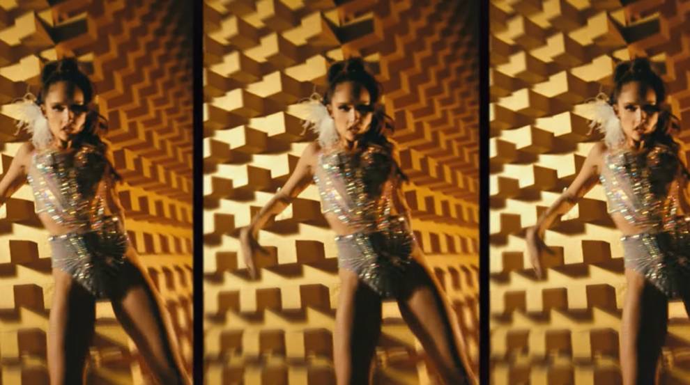 Cinta Laura di MV “Loco” (YouTube.com/Cinta Laura Kiehl)