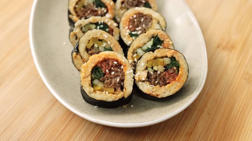 Oat Beef Bulgogi Gimbap (YouTube.com/Devina Hermawan)