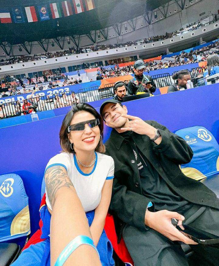 potret Karin Novilda saat nonton FIBA World Cup 2023 (instagram.com/narinkovilda)