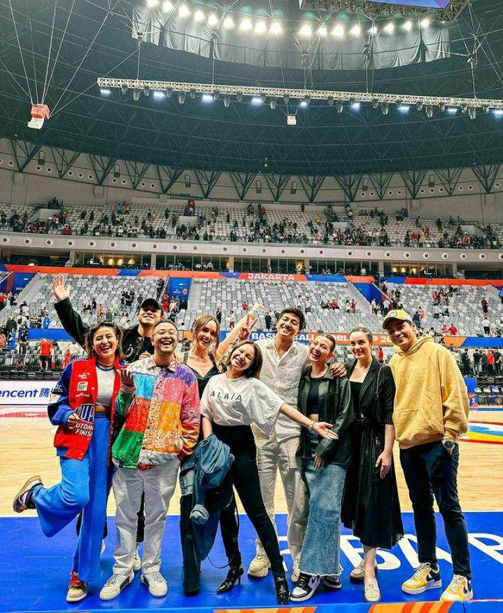 potret Karin Novilda saat nonton FIBA World Cup 2023 (instagram.com/narinkovilda)