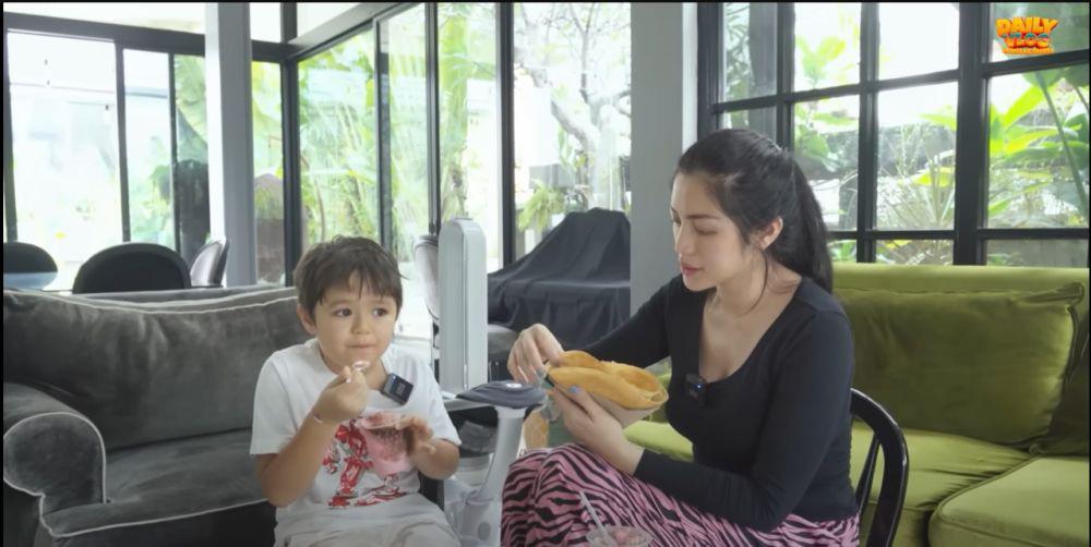 El Barack Ajak Anak-Anak Ikutan Hunting Momogi Rasa Baru