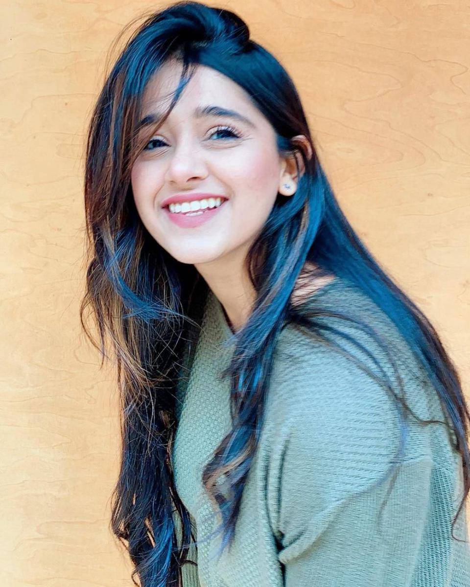 makeup look Chandni Bhagwanani (instagram.com/chandnibhagwanani)