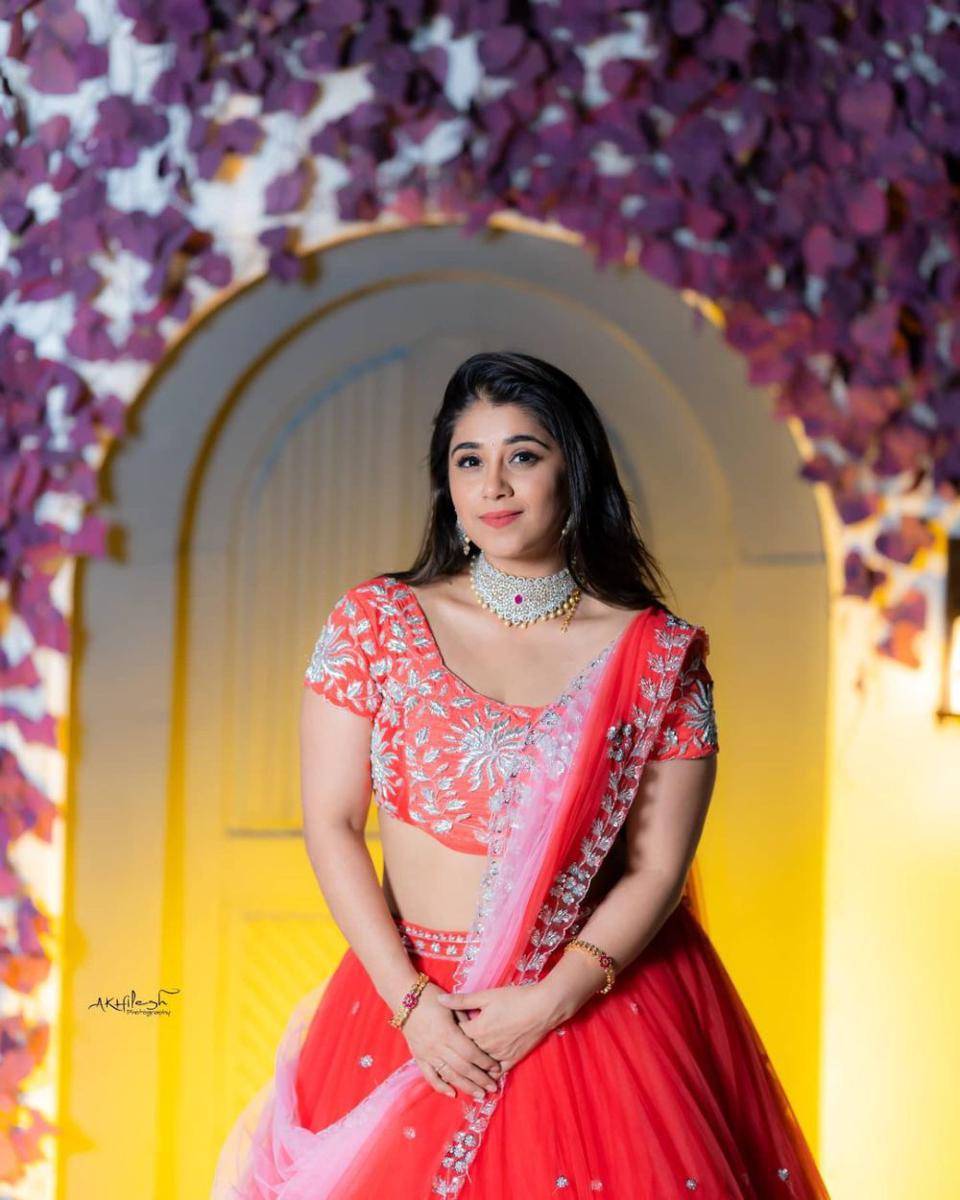makeup look Chandni Bhagwanani (instagram.com/ akhileshrupaji_chronicle)