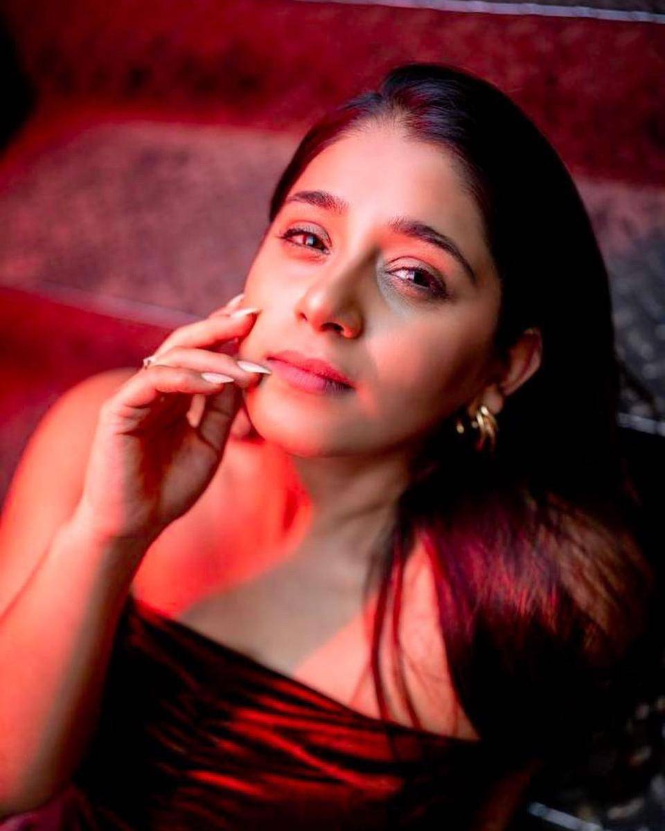 makeup look Chandni Bhagwanani (instagram.com/chandnibhagwanani)