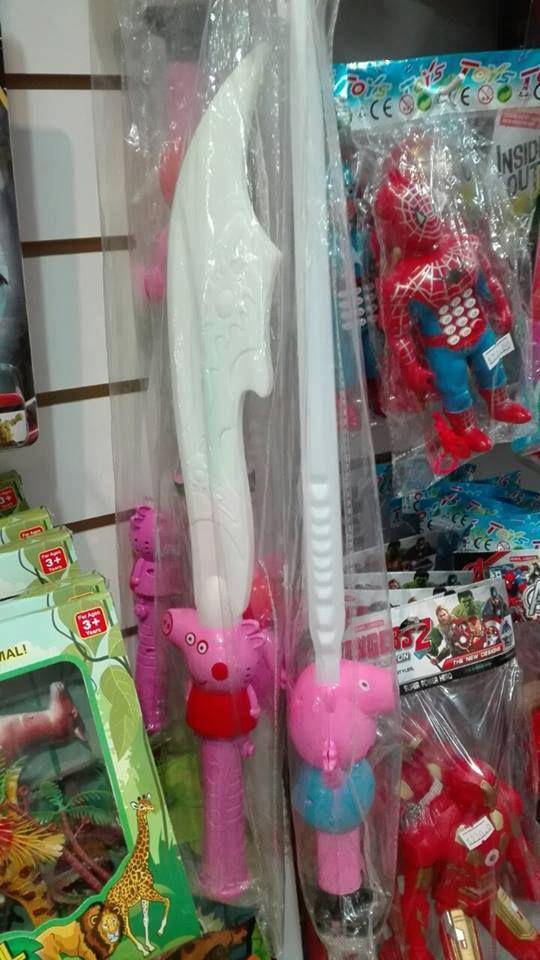 potret mainan nyeleneh bertema Peppa Pig (reddit.com/user/ViniLimas)