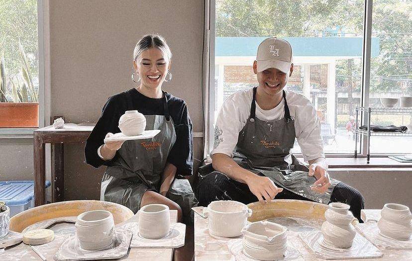 potret Agnez Mo dan Adam Rosyadi bikin tembikar (Instagram.com/agnezmo)