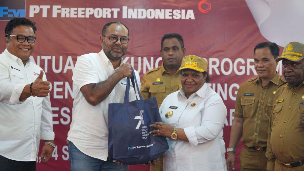 Kurangi Stunting: PTFI Bantu 3.000 Paket Sembako di Papua Tengah