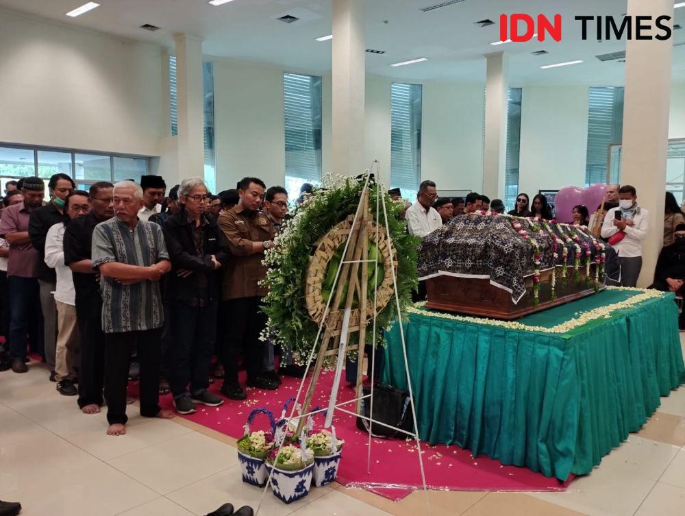 Ribuan Orang Beri Penghormatan Terakhir kepada Timbul Raharjo
