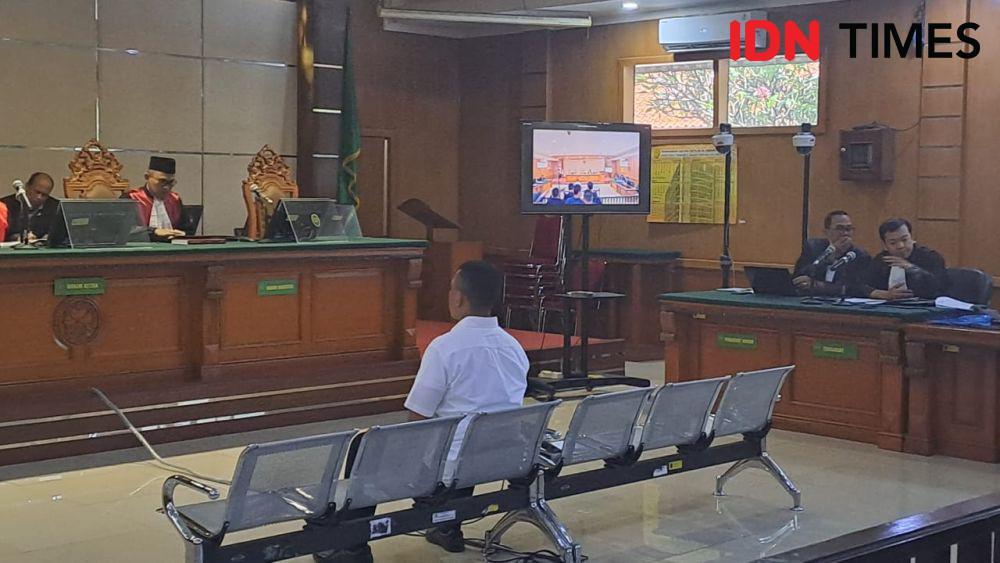 Baru Sidang Dugaan Korupsi Pertama, Khairur Rijal Tanpa Perlawanan