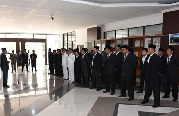 Jelang Berakhirnya Masa Jabatan, Bupati Lotim Mutasi Puluhan  Pejabat