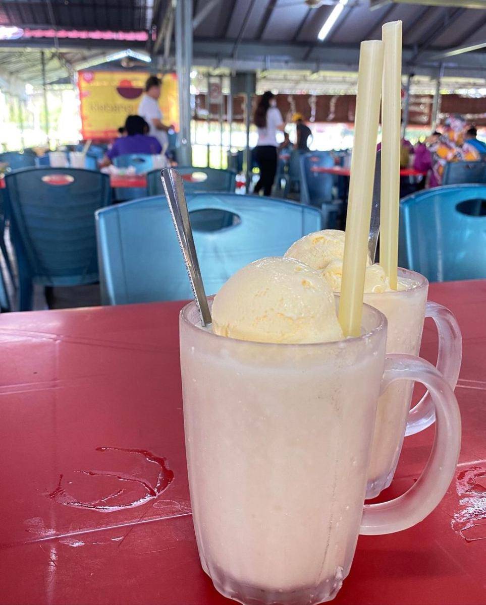 coconut shake (instagram.com/kc_foodseeker)