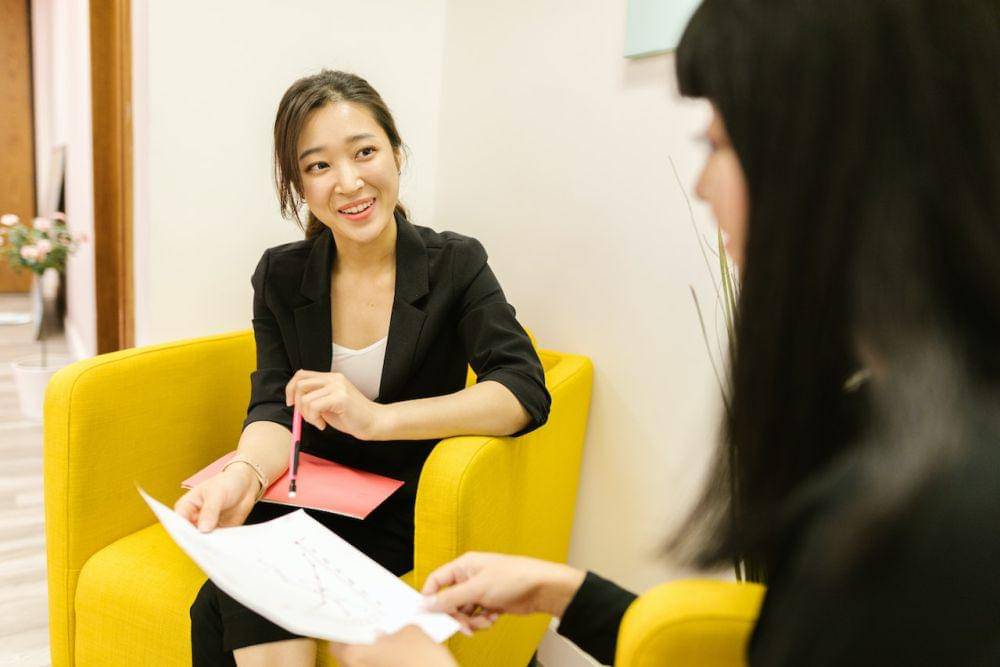 ilustrasi dua perempuan (pexels.com/RDNE Stock project)