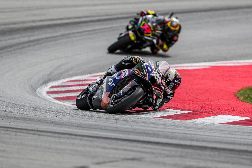 Raul Fernandez Gigit Jari di GP Catalunya Akibat Gagal Finis