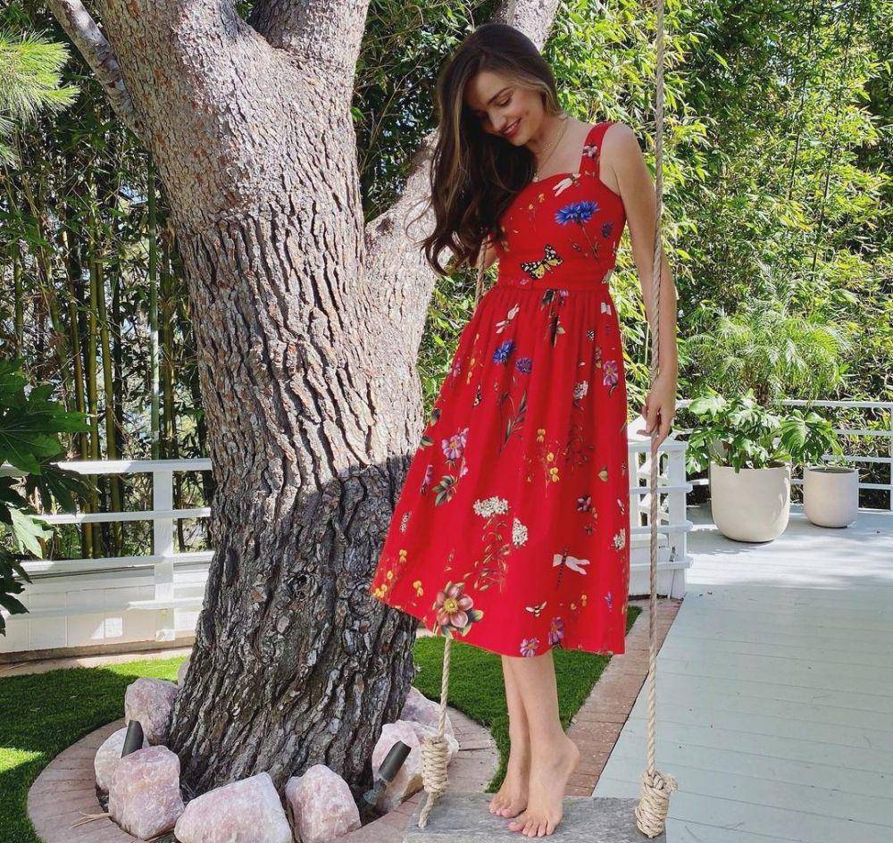 ide summer outfit ala Miranda Kerr (instagram.com/mirandakerr)