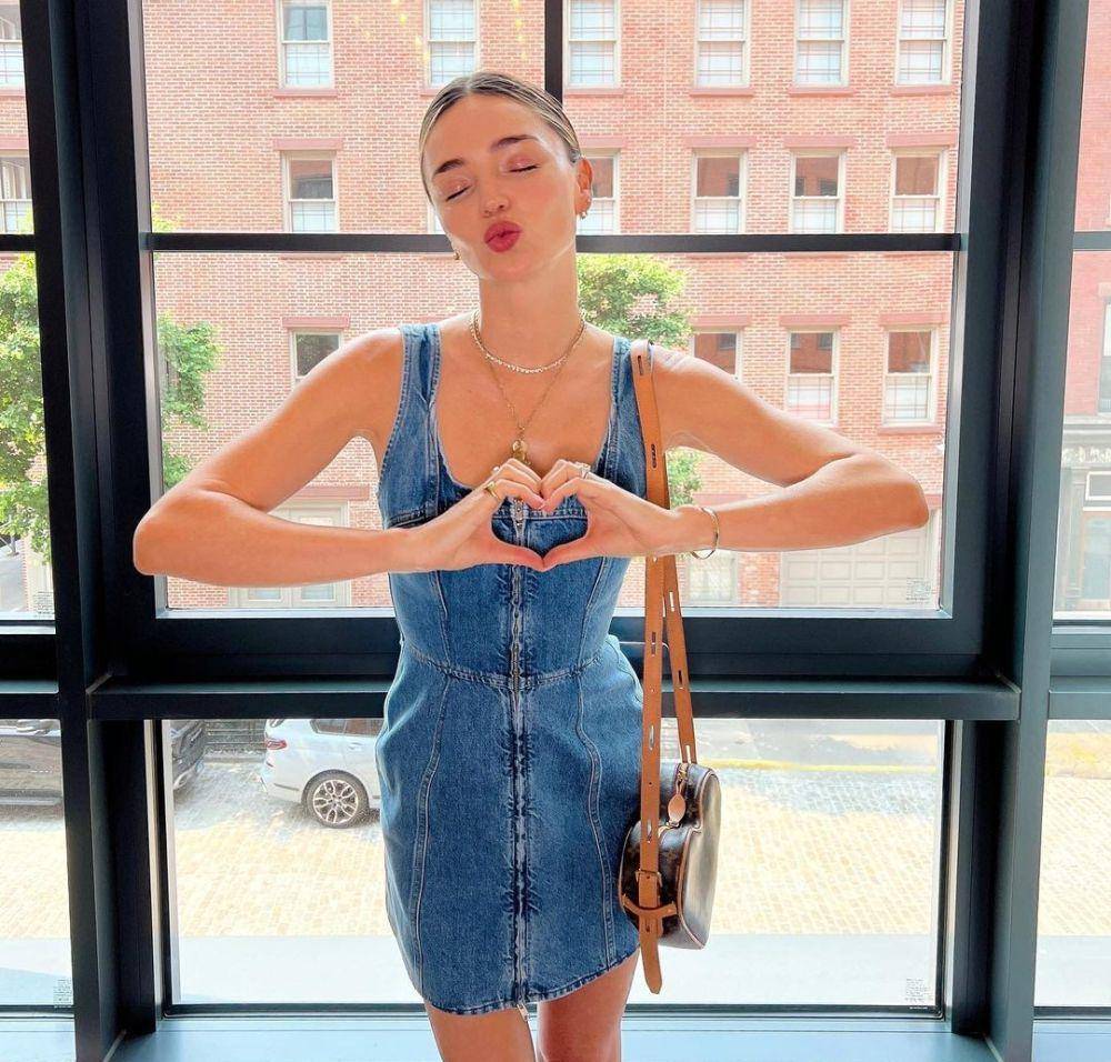 ide summer outfit ala Miranda Kerr (instagram.com/mirandakerr)