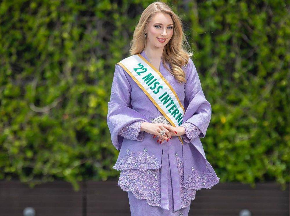 potret Jasmin Selberg Miss International 2022 saat bertugas di berbagai negara (instagram.com/jasminselberg)
