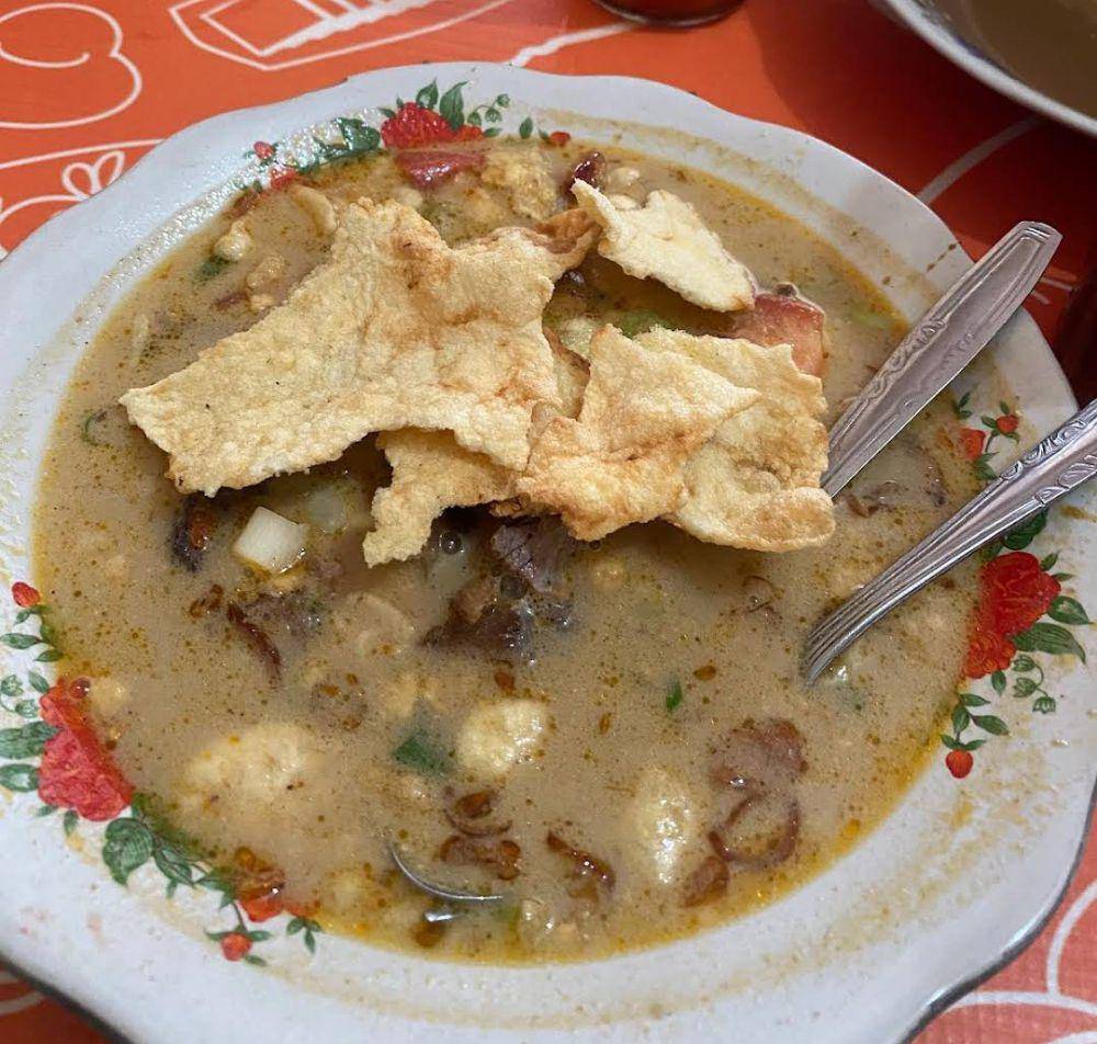 Soto Cawang (google.com/maps/Agus Agus 16)