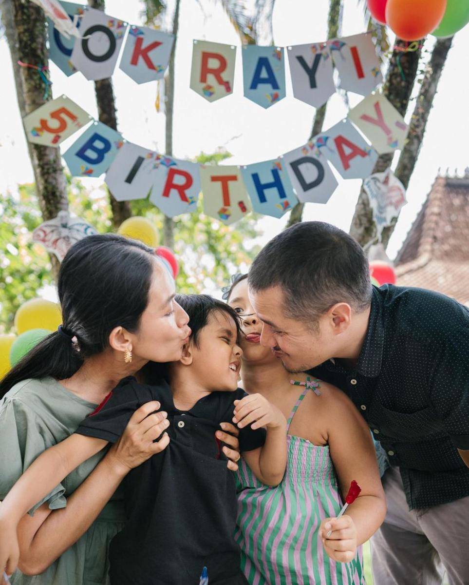 potret keluarga Happy Salma (instagram.com/happysalma)