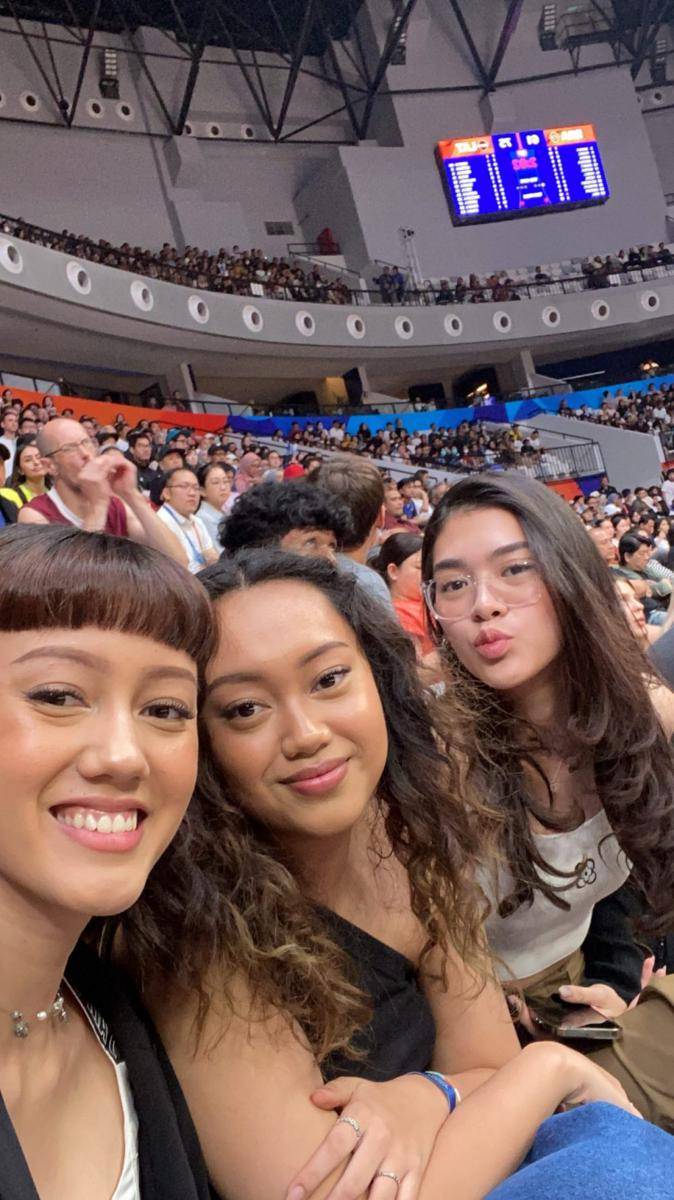 potret Tora Sudiro dan keluarga nonton FIBA World Cup (instagram.com/t_orasudi_ro)