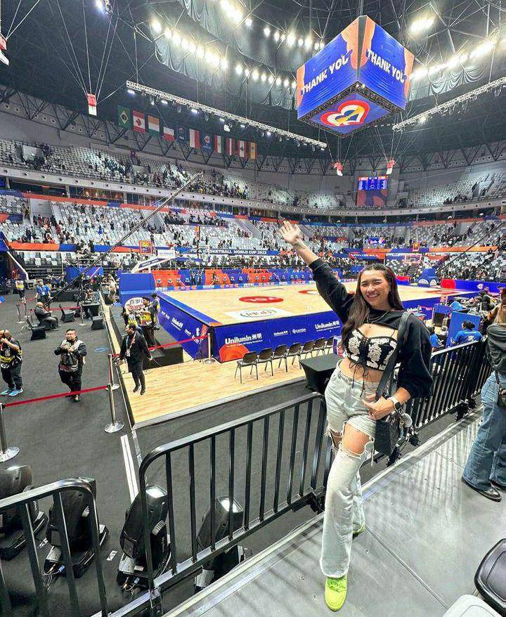 potret artis Indonesia nonton FIBA World Cup 2023 (instagram.com/yollayuliana1515)