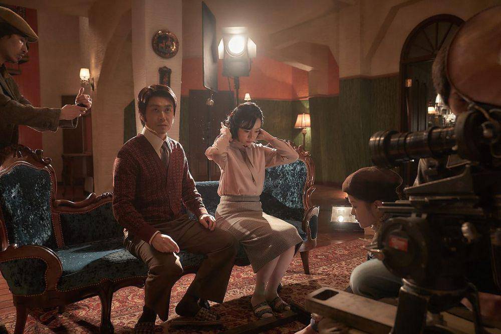cuplikan Oh Jung Se dan Lim Soo Jung di film Cobweb (instagram.com/barunsonena.contents)
