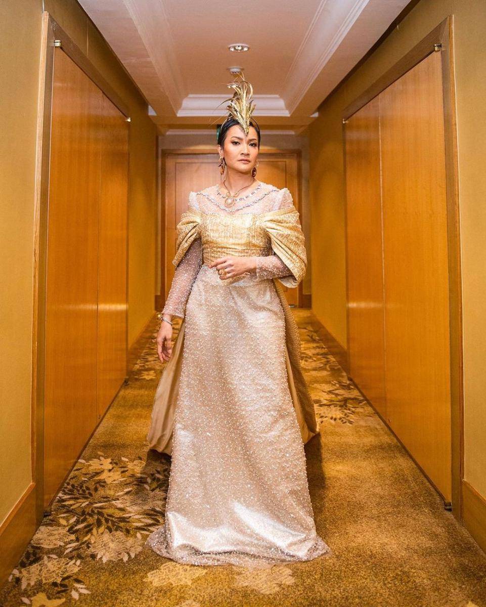 Gaya artis di KTT ASEAN. (instagram.com/leasimanjuntakofficial)