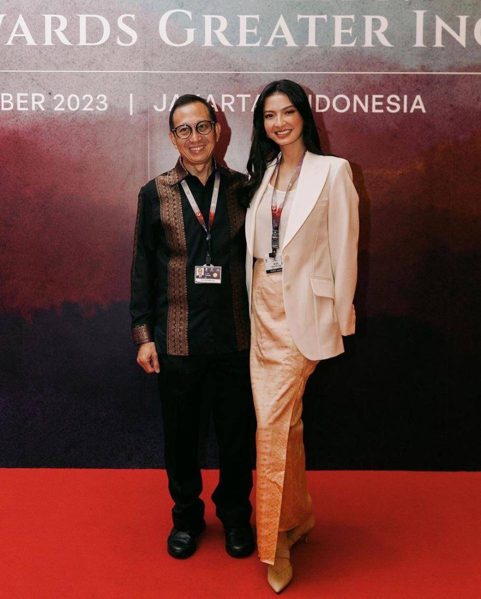 Gaya artis di KTT ASEAN. (instagram.com/ralineshah)