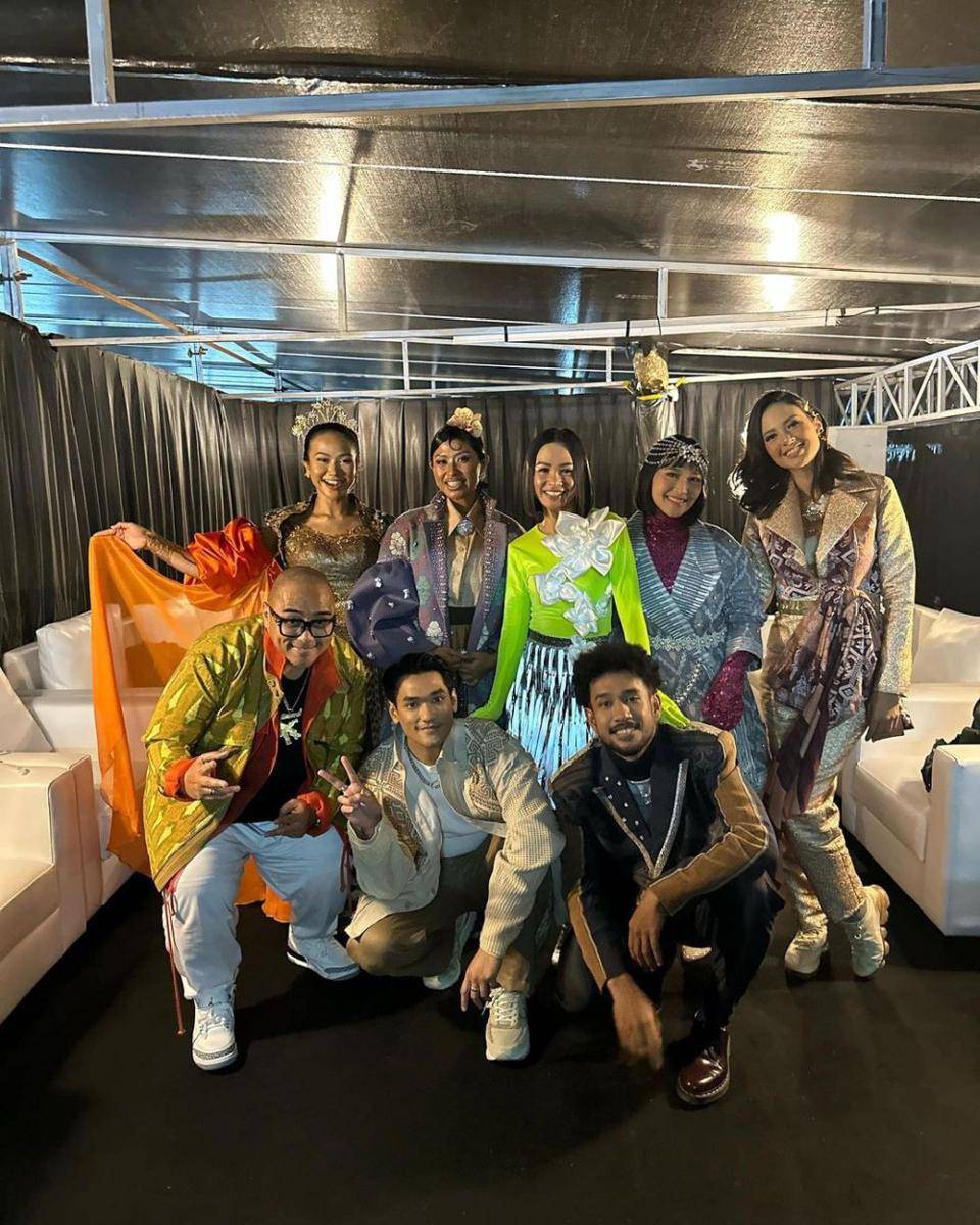 Gaya artis di KTT ASEAN. (instagram.com/teddyadhitya)