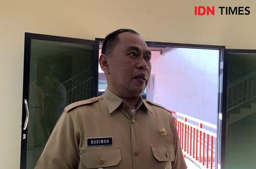 Kepala Dinas Lingkungan Hidup Kota Bandar Lampung, Budiman P Mega. (IDN Times/Rohmah Mustaurida)