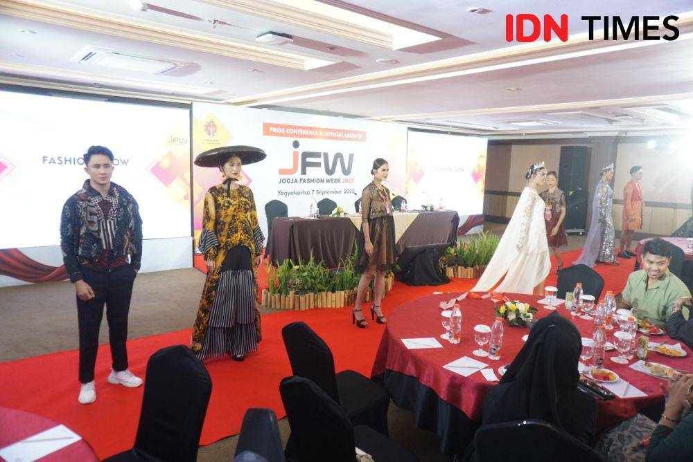 Press Conference dan Official Launch Jogja Fashion Week 2023, di Grand Dafam Rohan, Kamis (7/9/2023). (IDN Times/Herlambang Jati Kusumo)