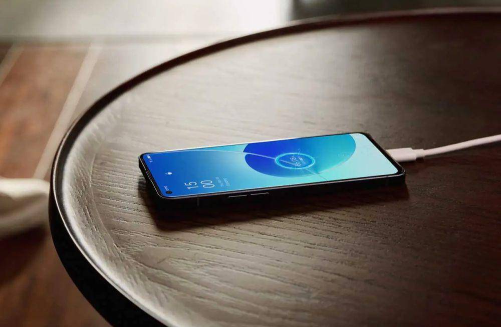 potret OPPO Reno6 5G (oppo.com)