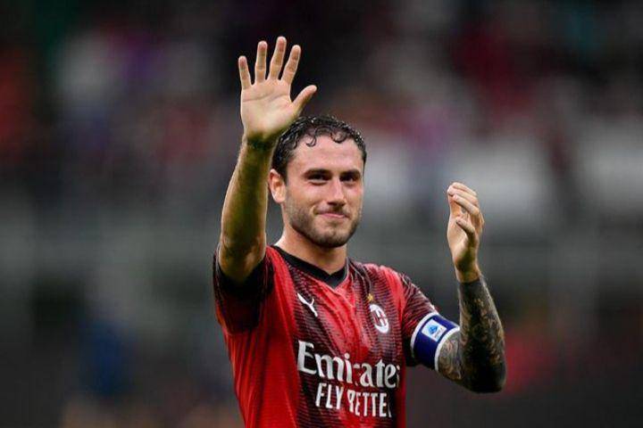 Davide Calabria (instagram.com/davidecalabria2)