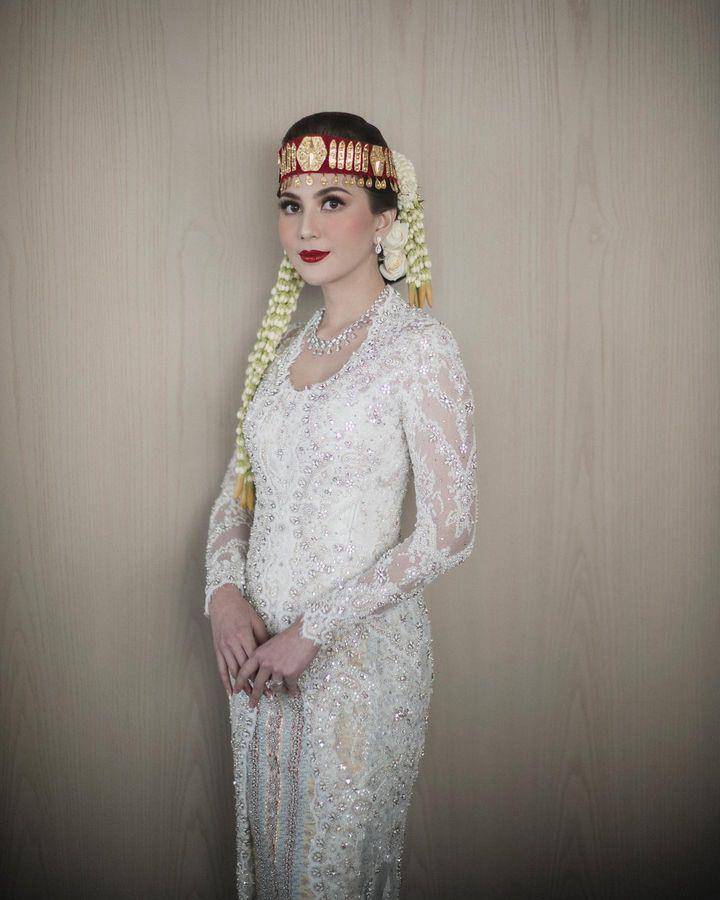 kebaya Jessica Mila (instagram.com/jscmila)