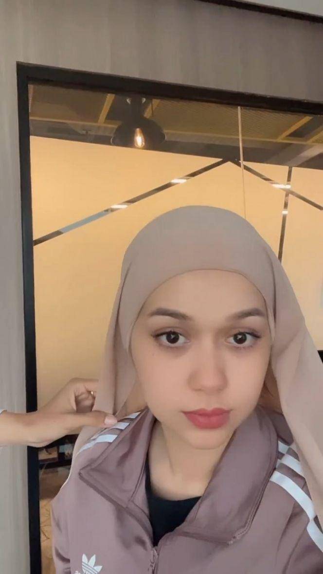 Rebecca Klopper berhijab (Instagram.com/rklopper)