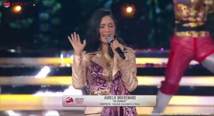 Penampilan Aurelie di KTT Asean (Youtube.com/Aurelie Moremans)