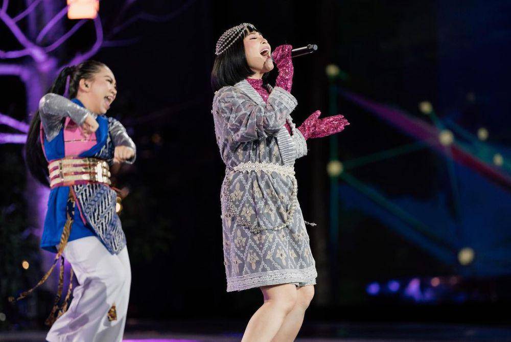 potret penampilan Rinni Wulandari di gala dinner KTT ASEAN ke-43 (instagram.com/rinni_w)