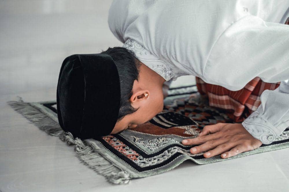 ilustrasi sholat (shutterstock.com/Odua Images)
