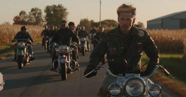tangkapan layar trailer film The Bikeriders (youtube.com/@20thCenturyStudios)