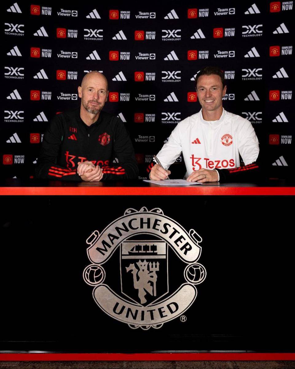 Jonny Evans (kanan) (instagram.com/6jevans)