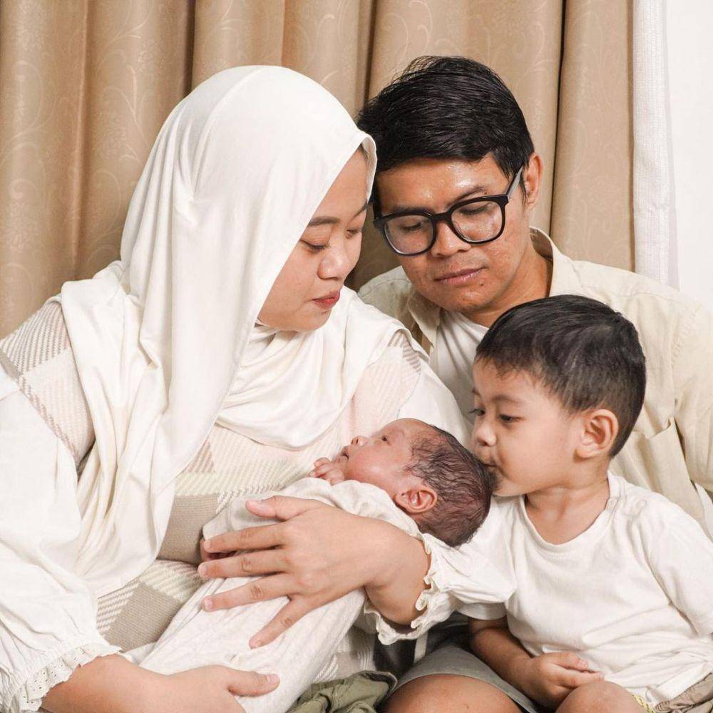 potret Musdalifah Basri dan keluarga (instagram.com/musdalifahbasri)