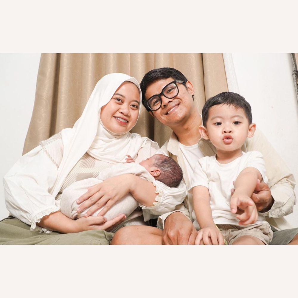7 Momen Bahagia Musdalifah dan Suami saat Anak Keluar dari NICU