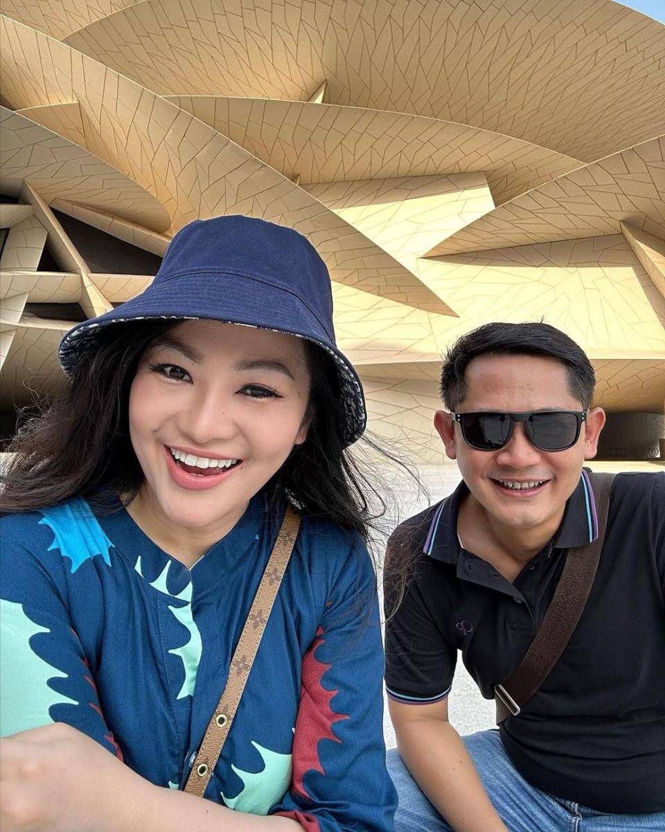 potret Fitri Carlina dan suami saat di Qatar (instagram.com/fitricarlina)