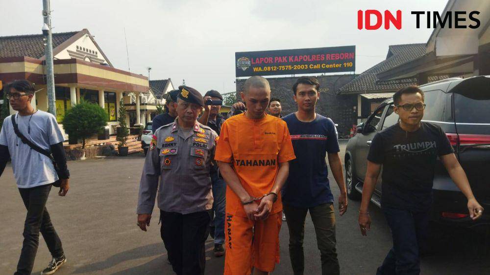 Tersangka Kasus Pembacokan Terhadap Bocah di KBB Dihadirkan Saat Gelar Perkara, Jumat (8/9/2023). (Bangkit Rizki/IDN Times)