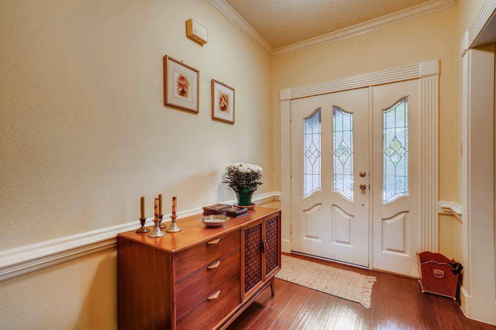 inspirasi dekorasi entryway (pexels.com/Allyson SALNESS)