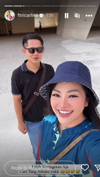 potret Fitri Carlina dan suami saat di Qatar (instagram.com/fitricarlina)