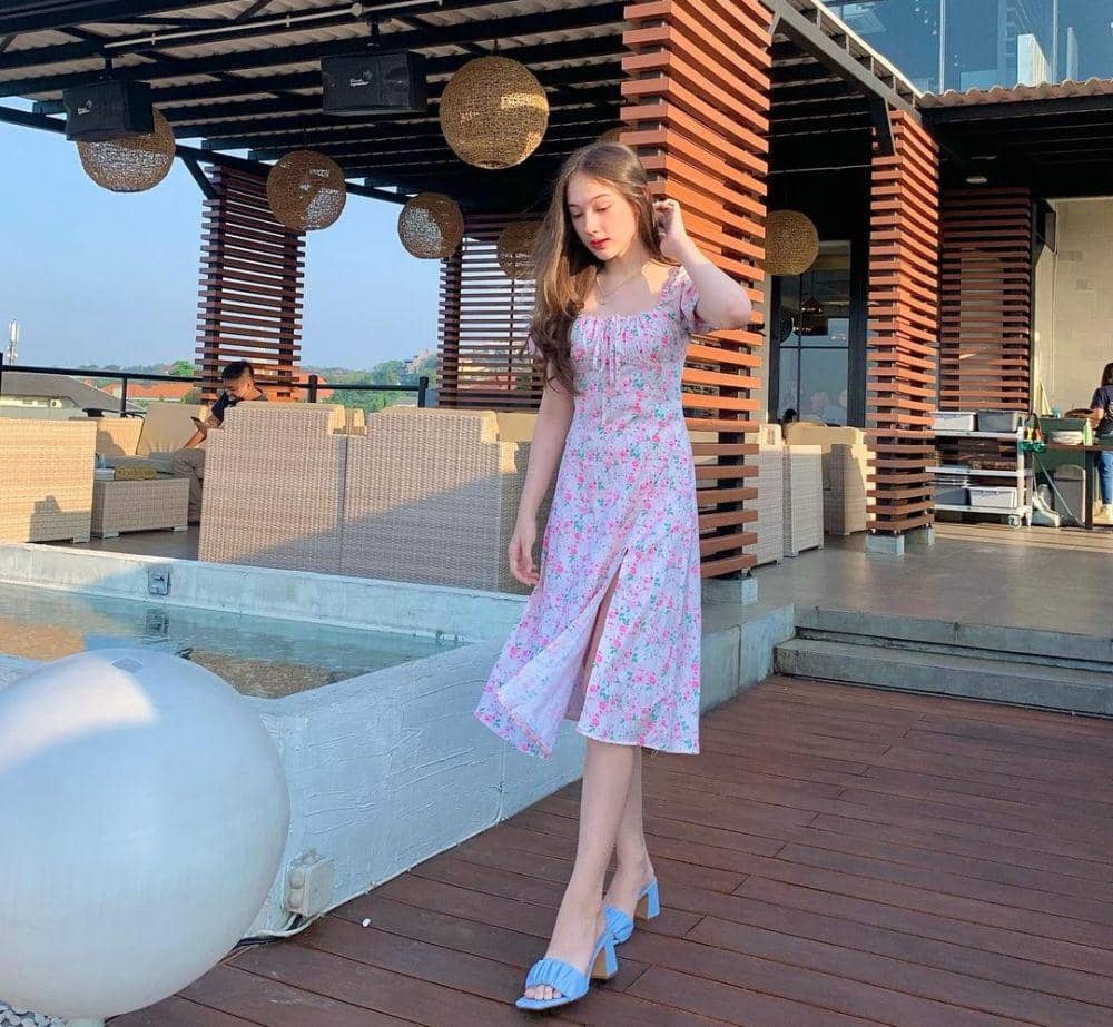 ide outfit dress ala Laura Moane (instagram.com/its_lauramoane2)