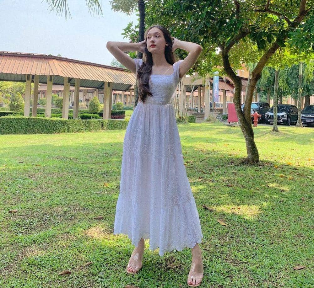 ide outfit dress ala Laura Moane (instagram.com/its_lauramoane2)